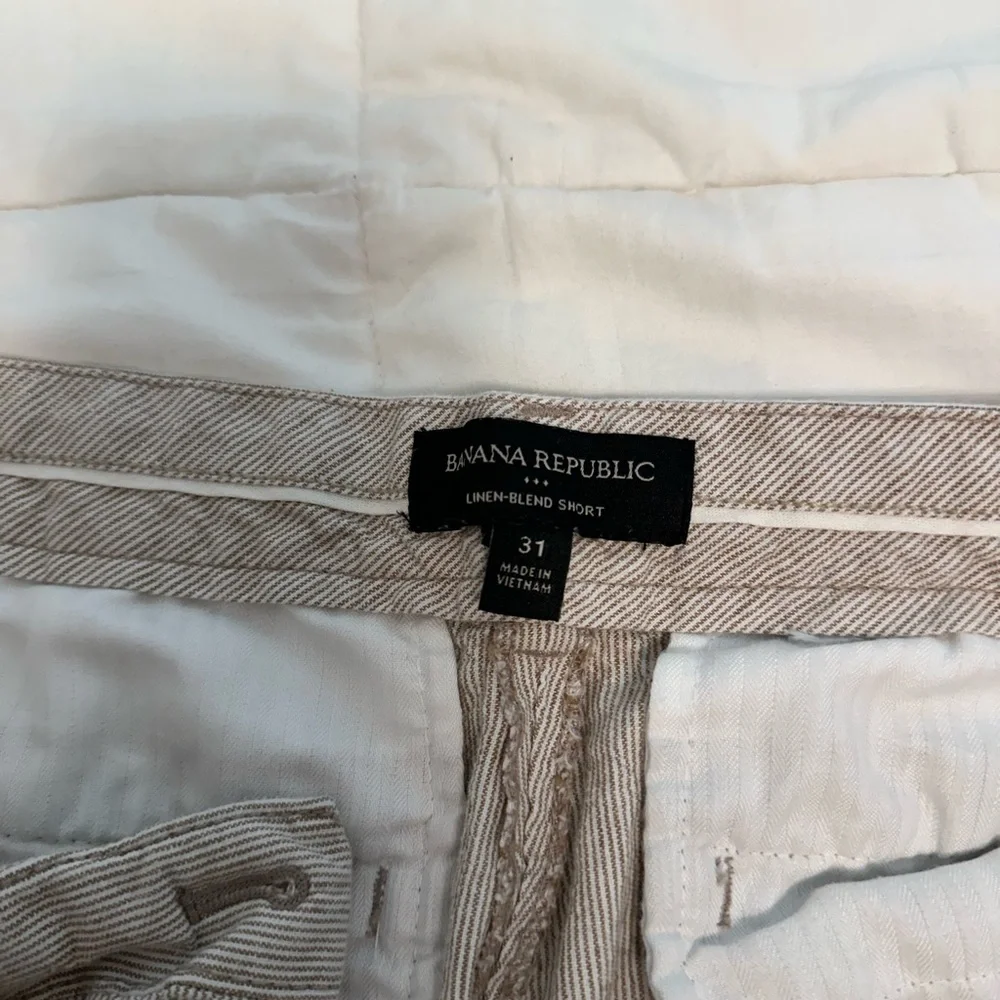 Banana Republic Light Beige Flat-Front Linen Shorts